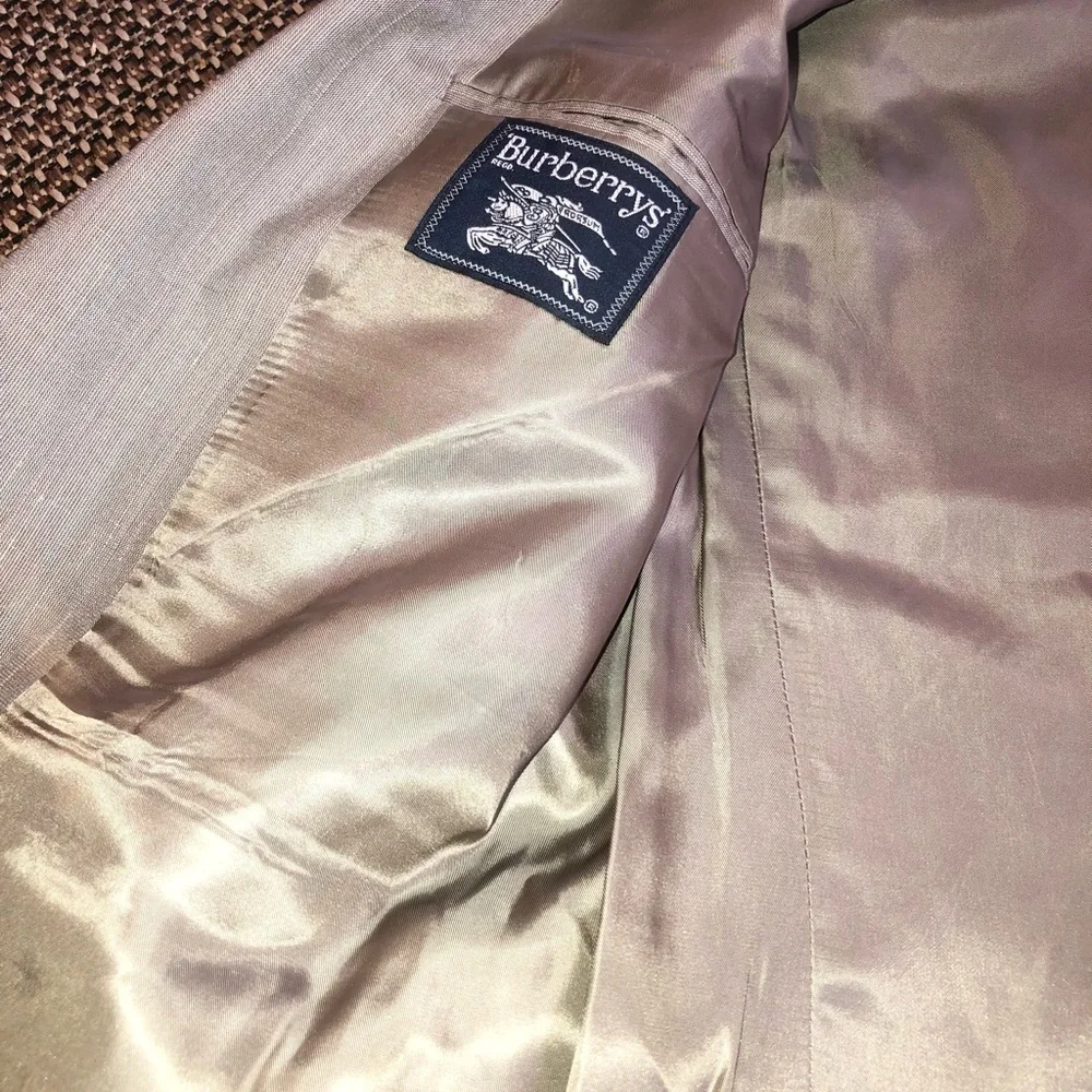 Vintage Burberry Light Beige/Taupe Two-Button Sport Coat Jacket Blazer (Sz Med.)